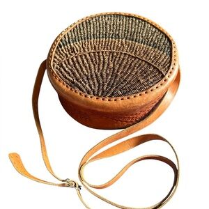 Leather/sissel round bag, NWOT